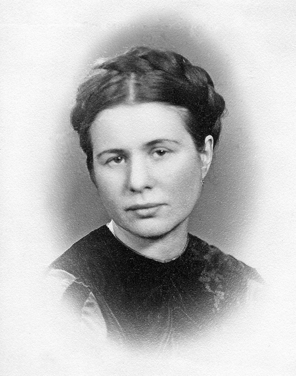 Irena Sendler rescued children from the Warsaw Ghetto. 